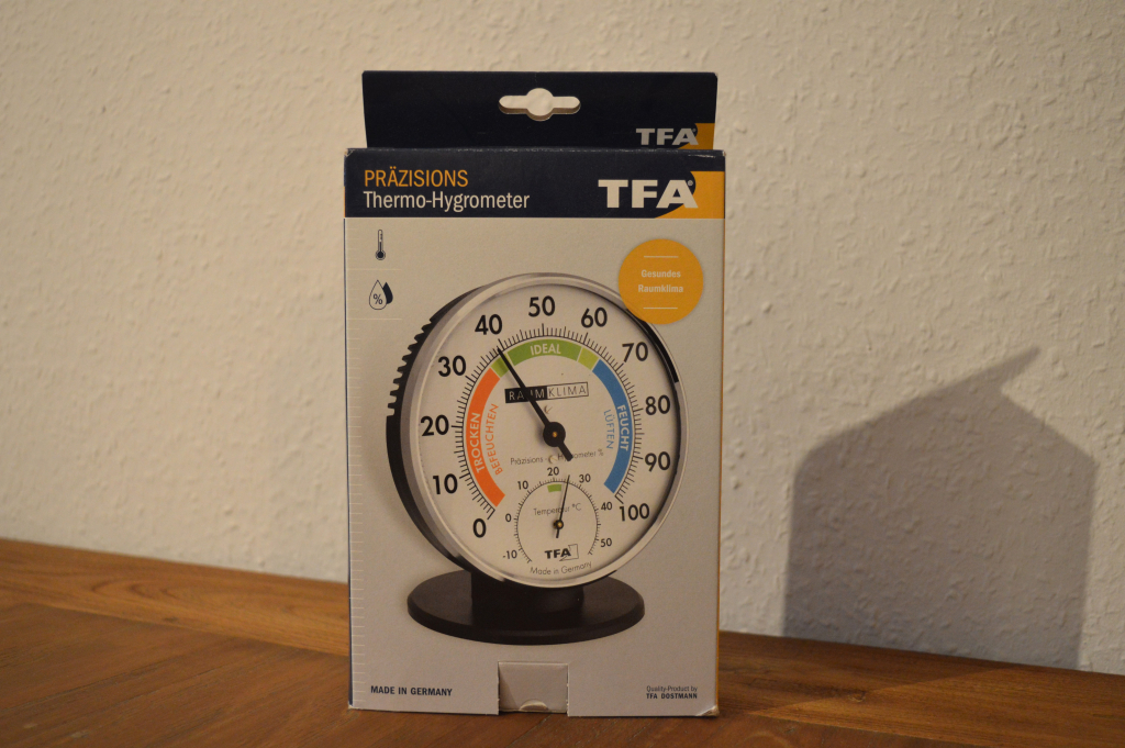 TFA Dostmann Präzisions Thermo-Hygrometer Verpackung